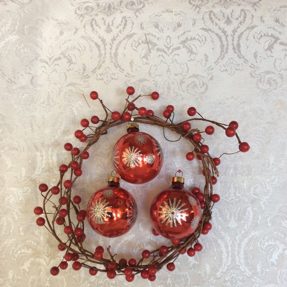 Vintage Red Christmas Ornaments- Set if 3 Pyramid - Picture 2 of 11